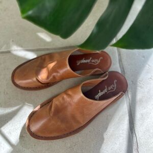 Free People Brown Leather women’s Mule shoes size 6.5